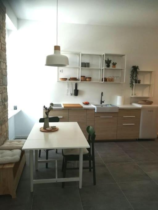 Lovely Apartment In The City Center พูลา ภายนอก รูปภาพ
